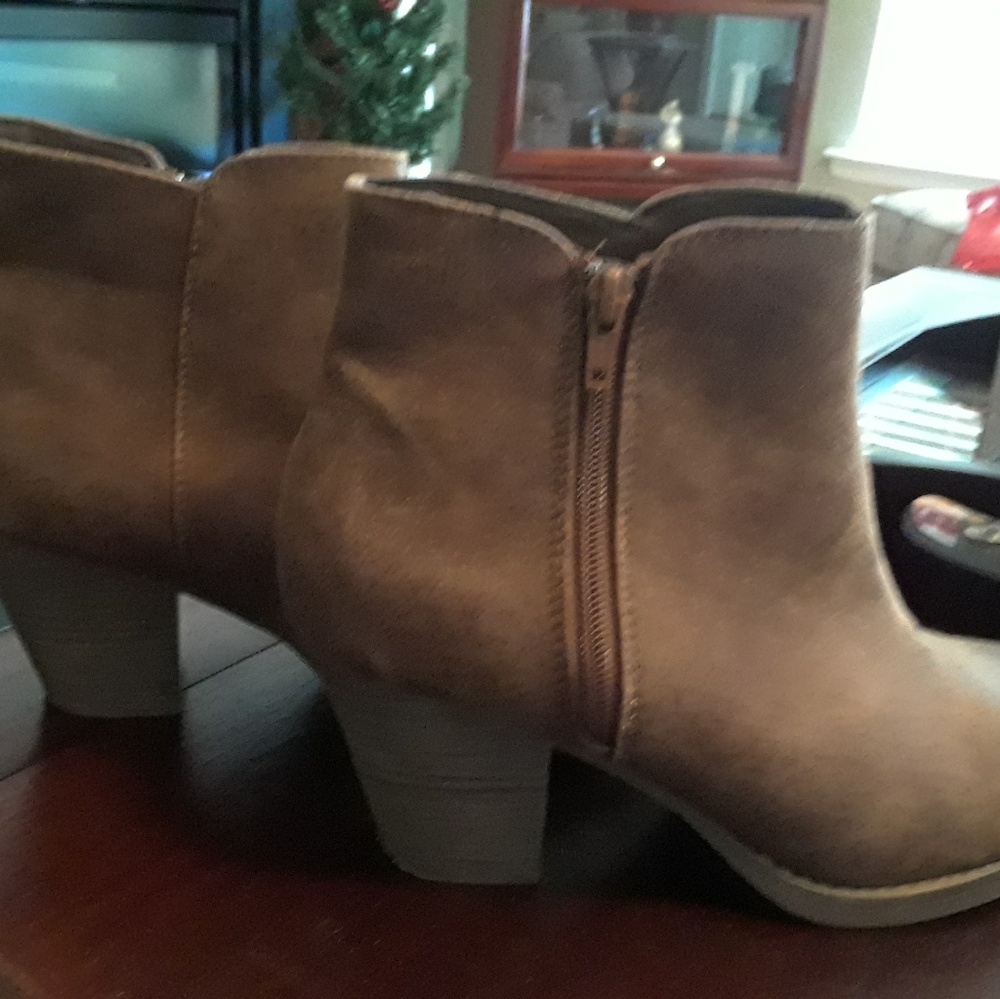 Ankle boots